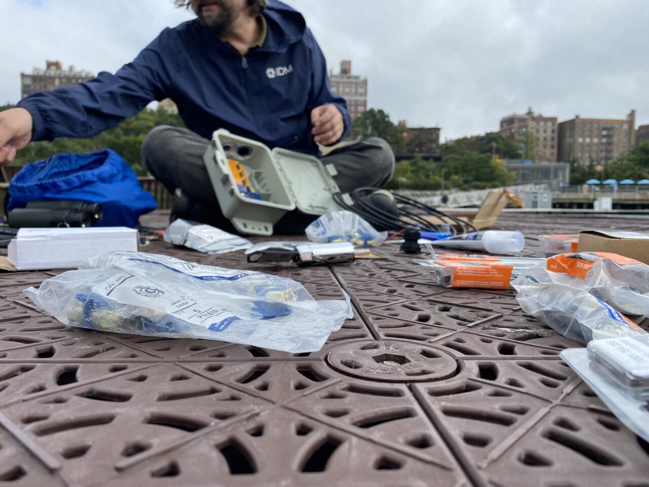 Jer assembling the distance station in the field